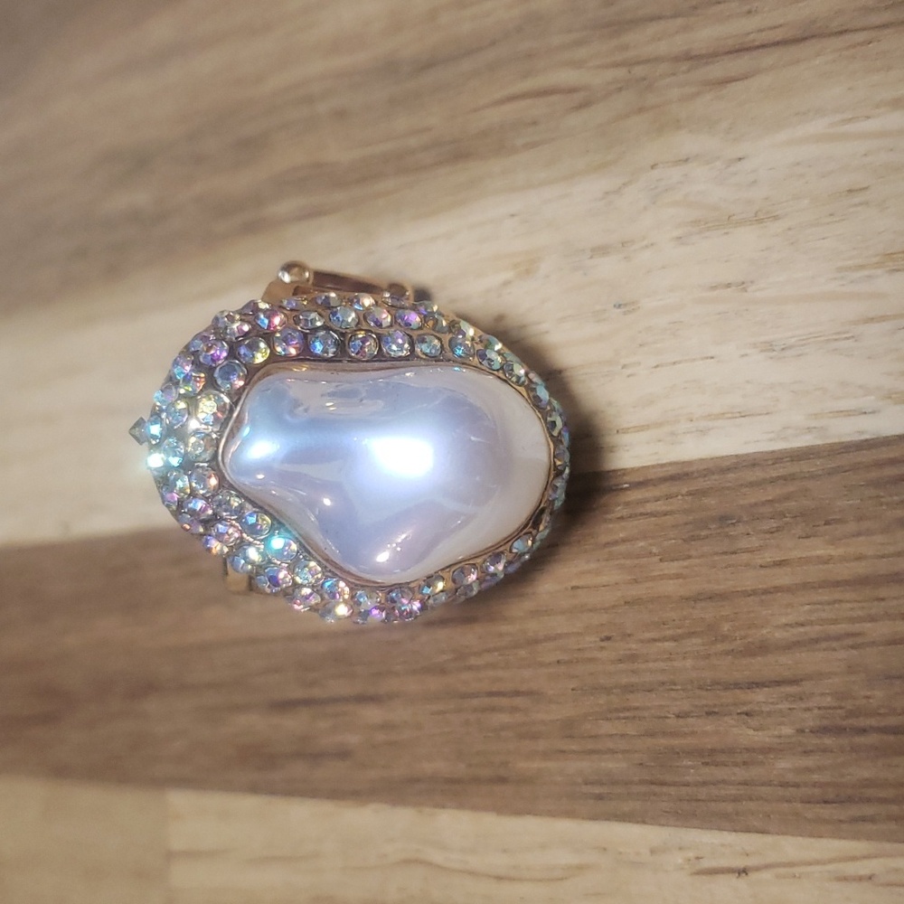 Pearl ring with ab crystals stretch band ring